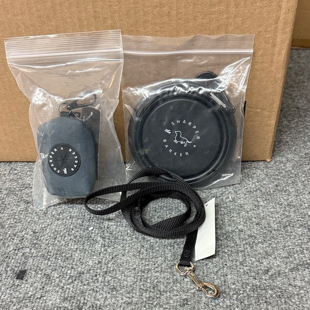 Sharper Barker Black Dog Leash and Accessory Set